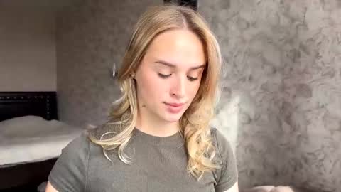 Sylvia online show from September 19, 8:13 am