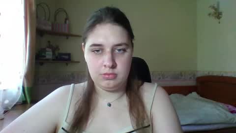 hess_luna_ online show from May 21, 9:07 am