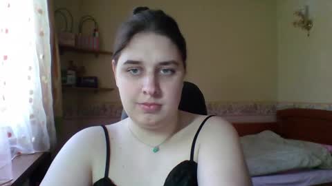 hess_luna_ online show from May 6, 9:13 am