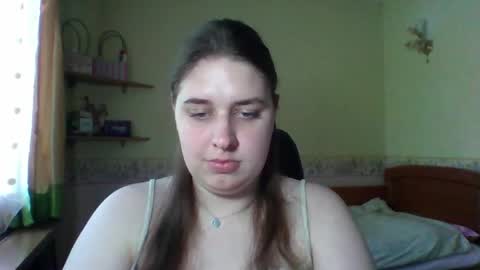 hess_luna_ online show from May 26, 9:19 am