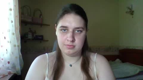 hess_luna_ online show from May 22, 9:18 am