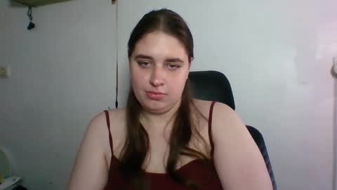 hess_luna_ online show from October 16, 9:34 am