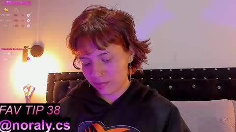 Snapshot of hey_noraly chatting on September 12, 5:08 am Noraly online show from September 12, 5:08 am