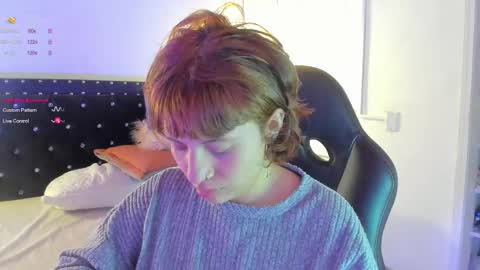 Snapshot of hey_noraly chatting on September 30, 4:07 am Noraly online show from September 30, 4:07 am