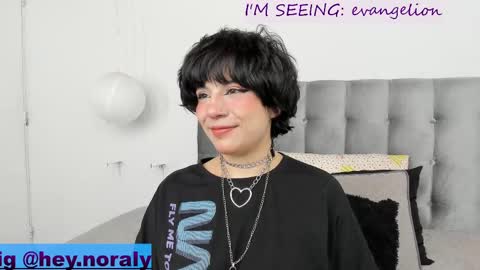 Snapshot of hey_noraly chatting on February 10, 4:41 am Noraly online show from February 10, 4:41 am