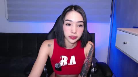 Laura online show from May 26, 1:05 am