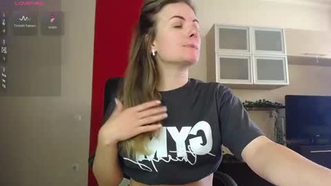 Lina online show from May 14, 9:37 am
