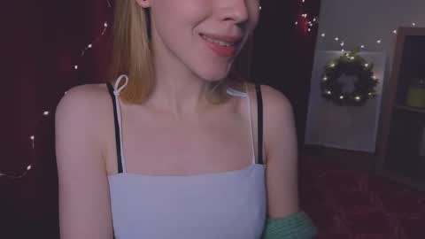 Chloe online show from December 4, 8:40 pm