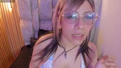 hikaru_dl online show from November 6, 10:59 pm