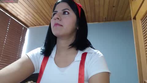 hilaril18 online show from February 6, 9:51 pm