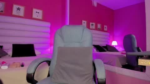 hilary_tailor online show from October 13, 12:19 pm