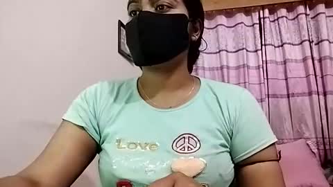 himuhimu22 online show from May 14, 8:47 pm