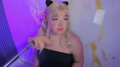 hinata_dolly online show from May 20, 11:51 am