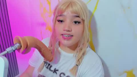 hinata_dolly online show from May 7, 11:58 am