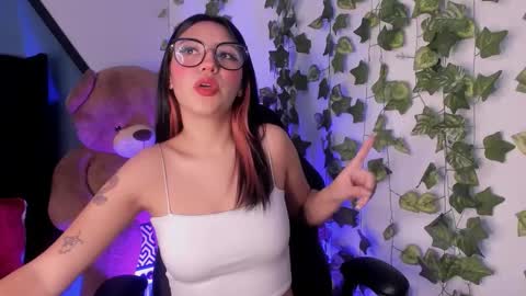 Hiyori  online show from December 14, 5:24 am