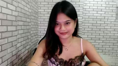 hoelyfloryn online show from March 25, 1:36 pm