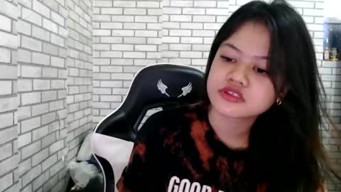 hoelyfloryn online show from March 20, 6:07 am