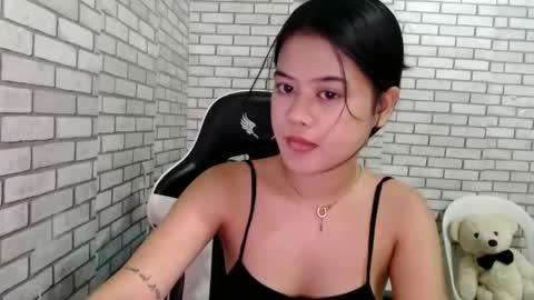 hoelyfloryn online show from March 29, 10:47 am