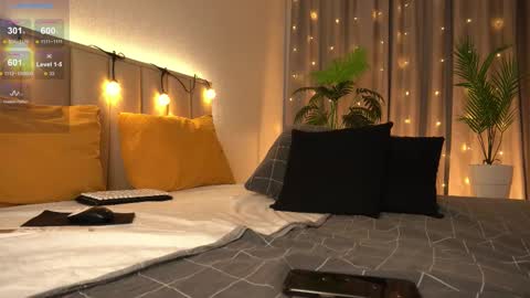 julia online show from October 15, 10:18 am