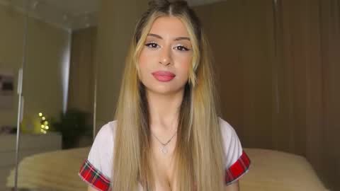 Moni Monica online show from March 11, 8:18 am