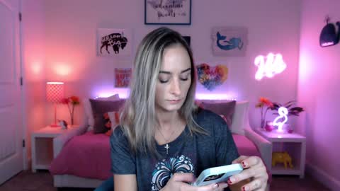 Holi Hurricane online show from October 20, 3:09 am