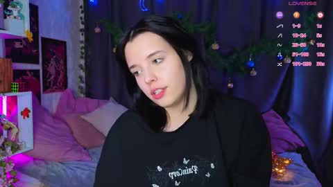 Lux online show from December 5, 5:25 pm