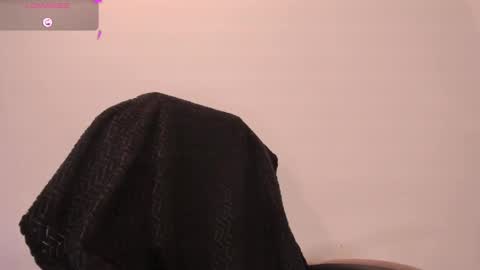 holly_16 online show from May 23, 6:17 pm