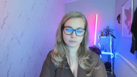 Holly online show from October 30, 10:00 pm