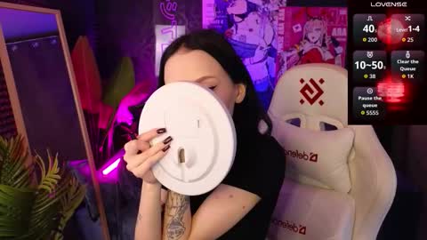 holly_berryy_ online show from October 1, 1:32 am