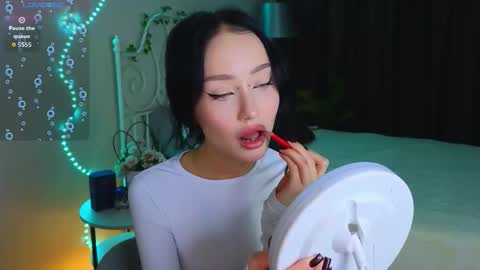 holly_berryy_ online show from September 26, 1:36 am