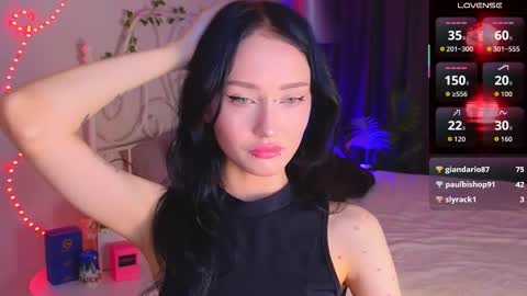 holly_berryy_ online show from September 28, 1:56 am