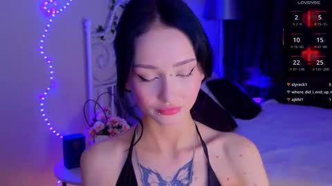 holly_berryy_ online show from September 27, 1:46 am