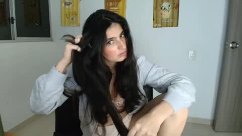 hollyshit_ online show from May 20, 1:57 am