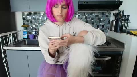 hollyshit_ online show from October 9, 9:08 pm