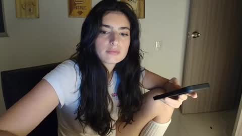 hollyshit_ online show from February 3, 1:48 am