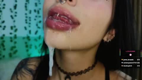 Snapshot of hollyxx_ chatting on January 24, 6:03 am holly online show from January 24, 6:03 am