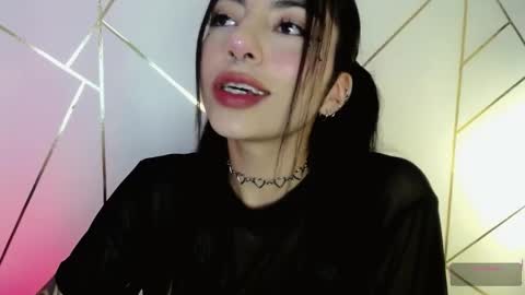 Snapshot of hollyxx_ chatting on March 1, 3:38 pm holly online show from March 1, 3:38 pm