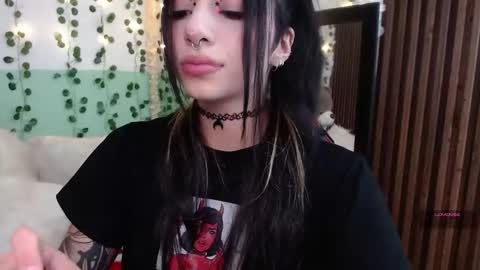 Snapshot of hollyxx_ chatting on January 16, 10:34 pm holly online show from January 16, 10:34 pm
