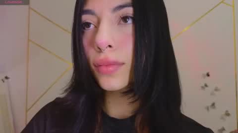 holly online show from November 5, 9:25 am