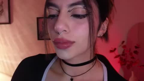 holly online show from May 8, 4:49 am