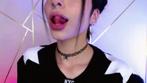 Snapshot of hollyxx_ chatting on March 12, 4:13 pm holly online show from March 12, 4:13 pm