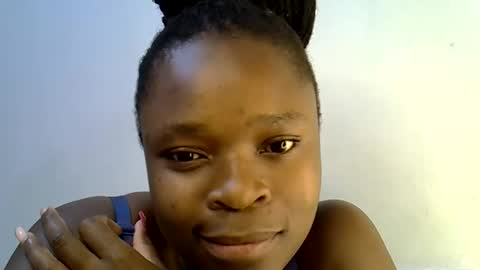 holy_ebony online show from May 23, 4:38 pm