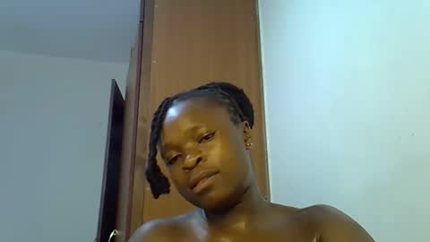 holy_ebony online show from May 11, 4:04 pm