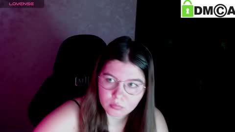 Welcome guys  Pleasure to see you all here  My name is MichaelaTip menu is active Private is open  online show from November 11, 9:50 am