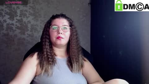 Welcome guys  Pleasure to see you all here  My name is MichaelaTip menu is active Private is open  online show from October 15, 6:49 am