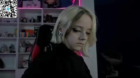 holy_mistresss online show from May 19, 7:59 am