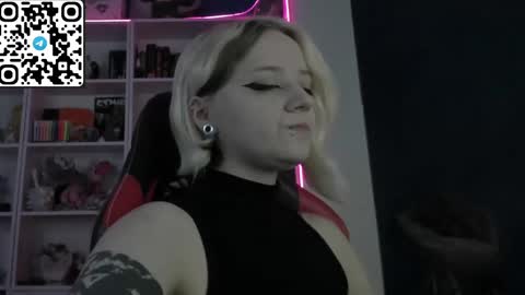 holy_mistresss online show from May 10, 8:38 am