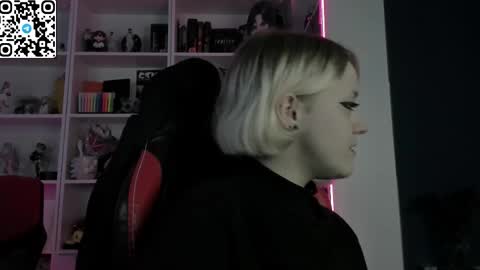 holy_mistresss online show from March 11, 9:02 am