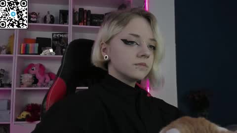 holy_mistresss online show from February 17, 9:41 am