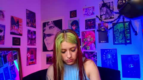   online show from December 5, 9:39 pm